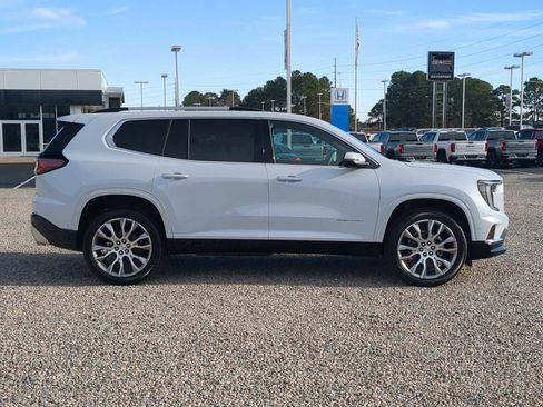 New 2026 GMC Acadia Denali w/ Super Cruise Package image 9