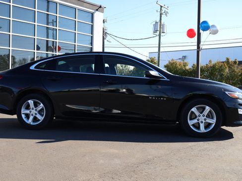 Used 2023 Chevrolet Malibu LT image 4