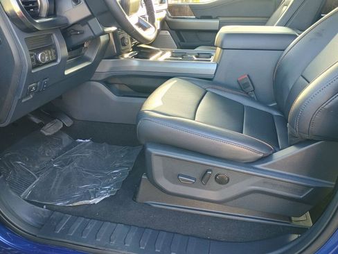 New 2026 Ford F250 Lariat w/ Black Appearance Package image 9