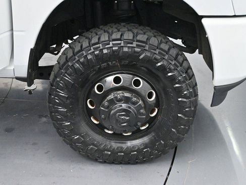 Used 2025 RAM 3500 Big Horn AWD/4WD image 28