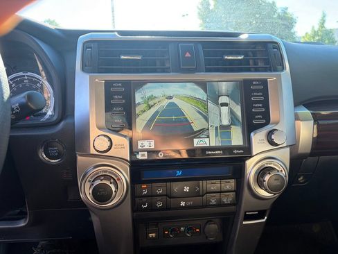 Used 2022 Toyota 4Runner Limited AWD/4WD image 29