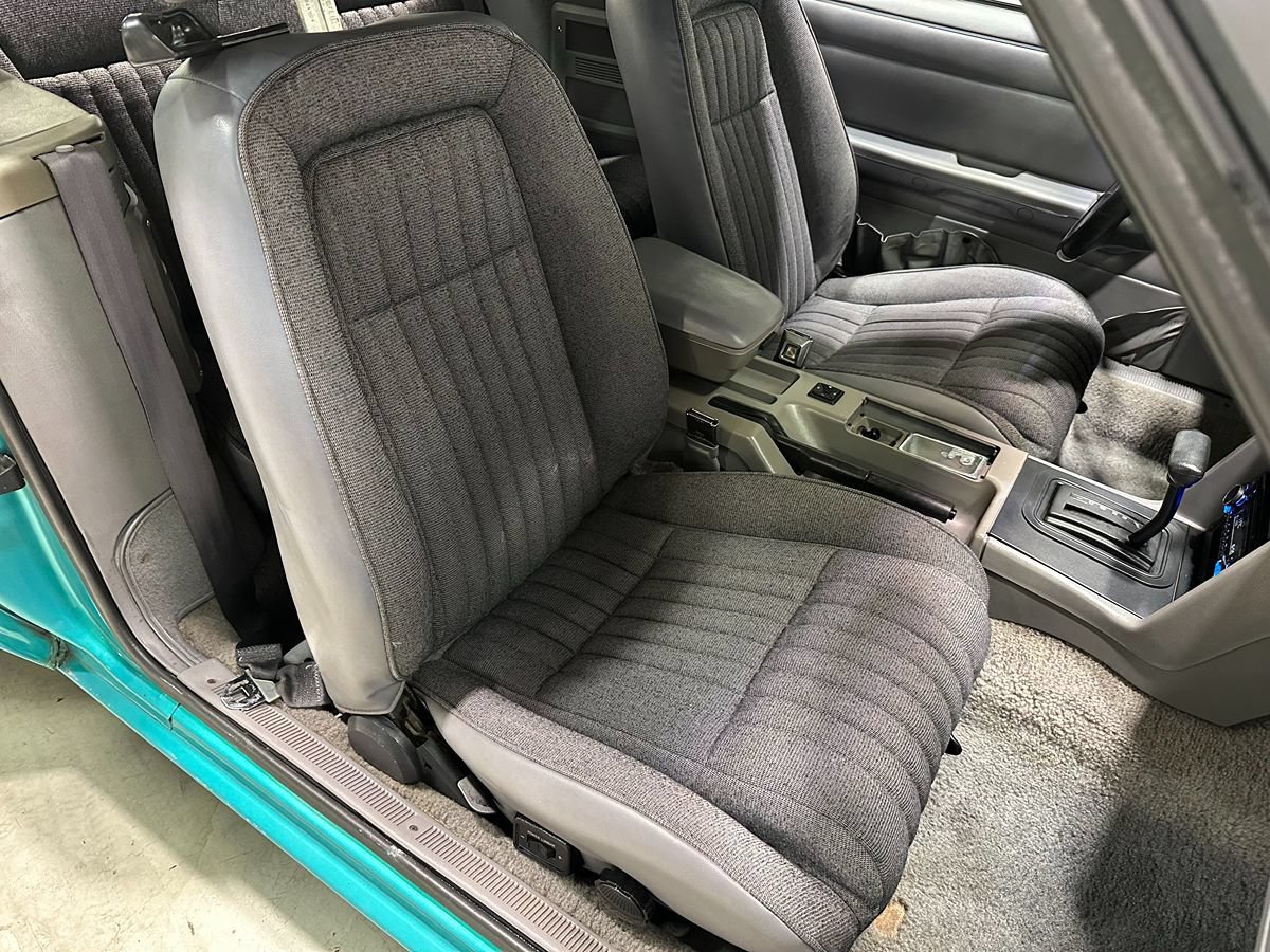 Used 1993 Ford Mustang LX RWD image 14