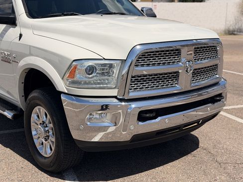 Used 2018 RAM 2500 Laramie AWD/4WD image 9