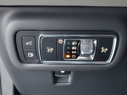 New 2025 Lincoln Nautilus Premier image 13