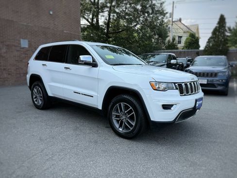 Used 2018 Jeep Grand Cherokee Limited AWD/4WD image 3