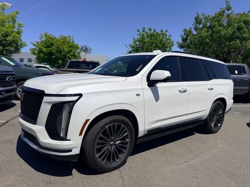 Used 2025 Cadillac Escalade Sport Platinum AWD/4WD image 4