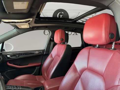 Used 2020 Porsche Macan AWD/4WD image 9