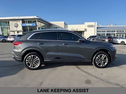 Used 2025 Audi Q5 Premium w/ Convenience Package AWD/4WD image 2