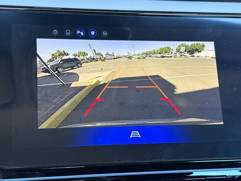 New 2027 Chevrolet Bolt LT w/ Comfort Package FWD image 23