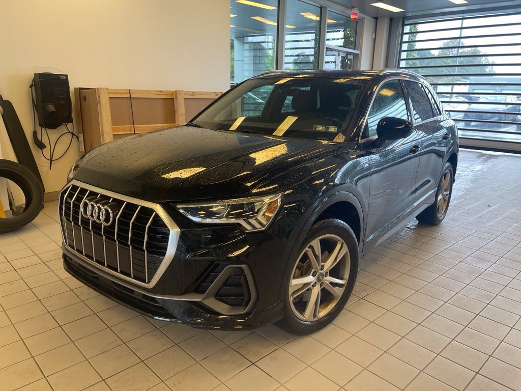 Used 2020 Audi Q3 2.0T Premium Plus w/ Premium Plus Package AWD/4WD image 3