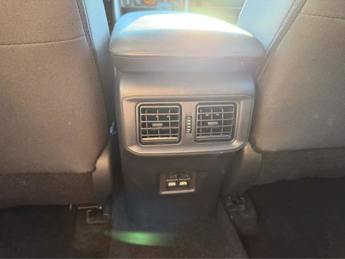 Used 2021 Toyota RAV4 XLE w/ Convenience Package image 24