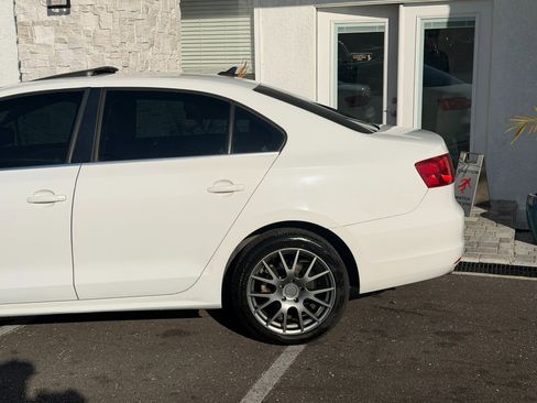 Used 2013 Volkswagen Jetta TDI image 10