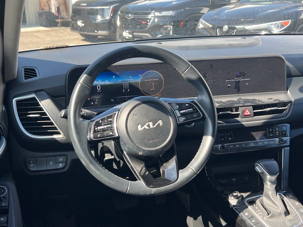 Certified 2025 Kia Seltos EX AWD/4WD image 12