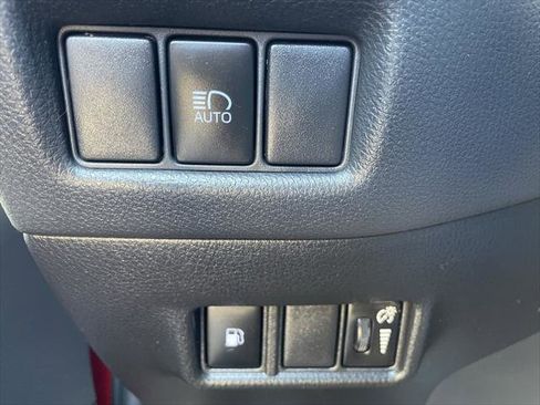 Used 2020 Toyota C-HR XLE image 24