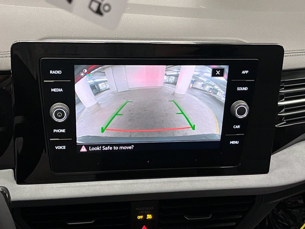 Used 2025 Volkswagen Jetta SE FWD image 23