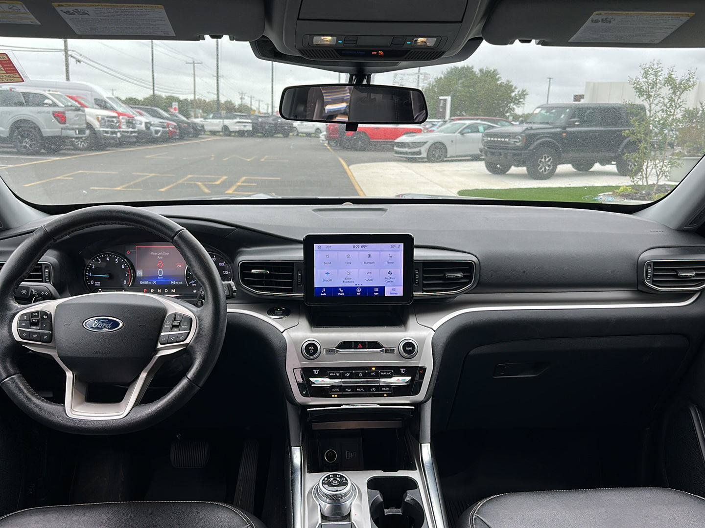 Used 2020 Ford Explorer XLT w/ Equipment Group 202A AWD/4WD image 16