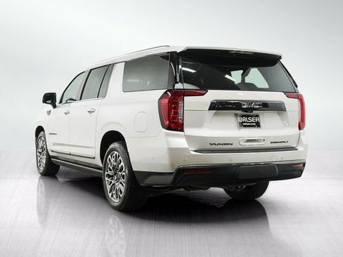 Used 2024 GMC Yukon XL Denali Ultimate AWD/4WD image 3