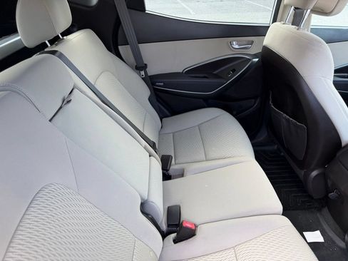 Used 2018 Hyundai Santa Fe Sport FWD image 17