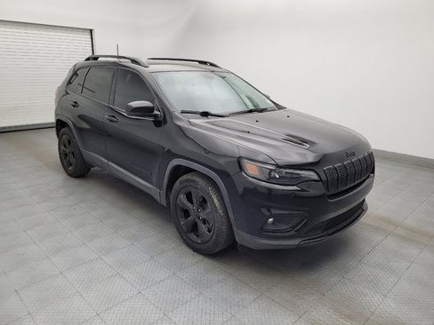 Used 2019 Jeep Cherokee Latitude Plus image 11