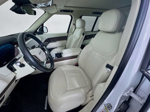 Used 2024 Land Rover Range Rover SE AWD/4WD image 8
