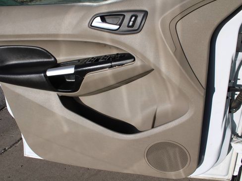 Used 2014 Ford Transit Connect XLT image 9