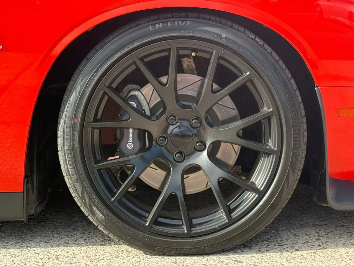 Used 2016 Dodge Challenger R/T Scat Pack w/ Leather Interior Group RWD image 25