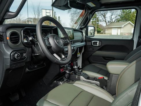New 2026 Jeep Gladiator Mojave AWD/4WD image 15