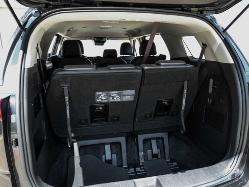Used 2024 Kia Carnival LX FWD image 52