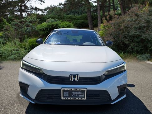 Used 2023 Honda Civic Sport image 2