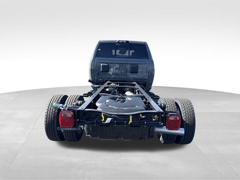 New 2026 RAM 5500 4x4 Crew Cab image 4