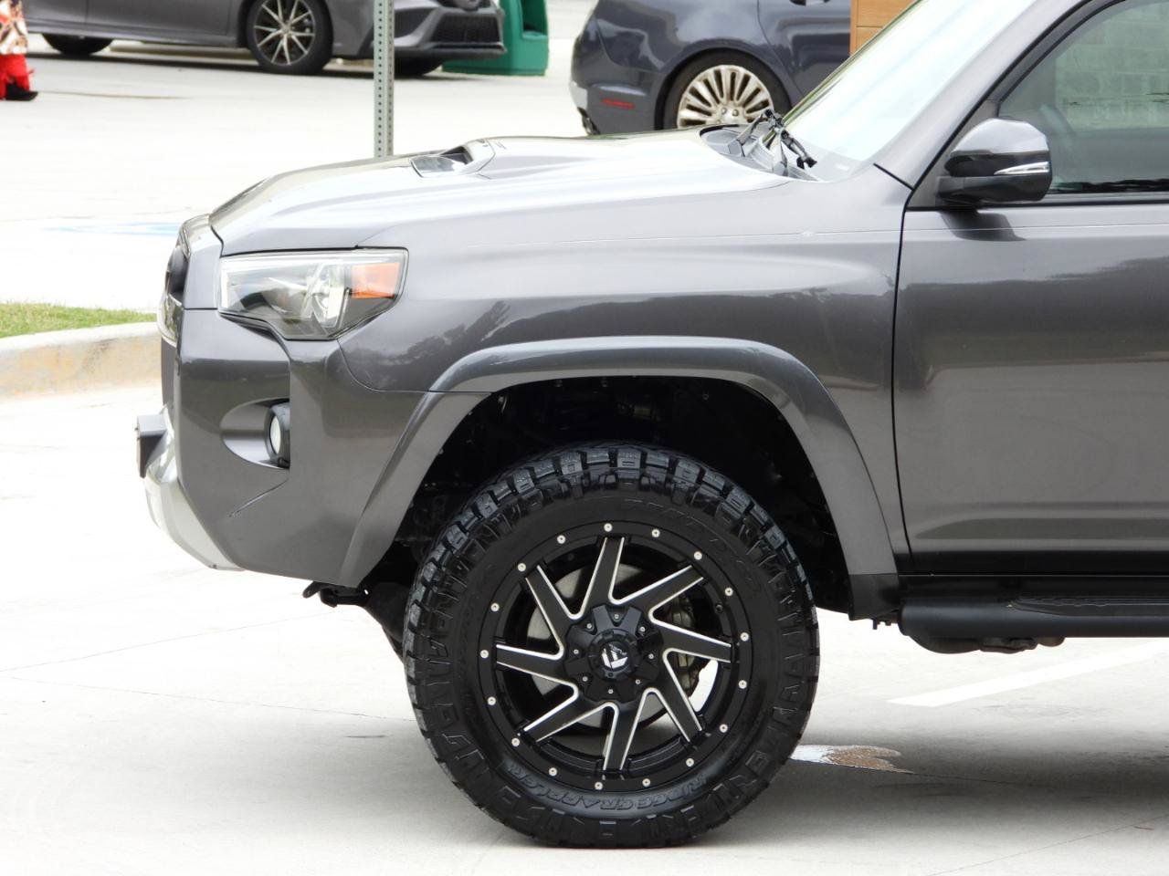 Used 2018 Toyota 4Runner TRD Off-Road Premium AWD/4WD image 42