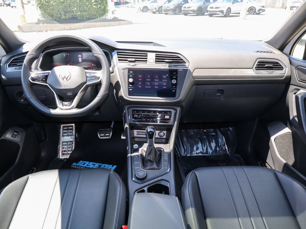 Certified 2024 Volkswagen Tiguan SE R-Line AWD/4WD image 17