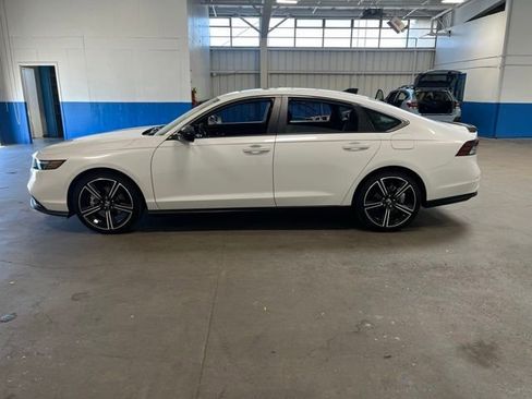 Used 2025 Honda Accord Sport image 6