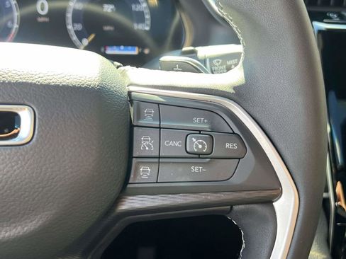 Used 2025 Jeep Grand Cherokee L Laredo image 29