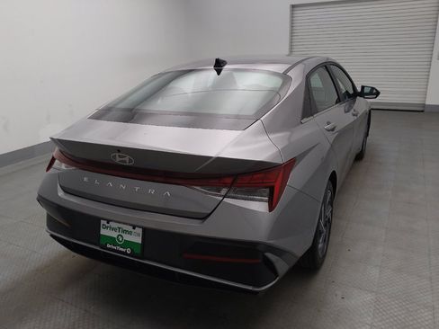 Used 2025 Hyundai Elantra SEL FWD image 7