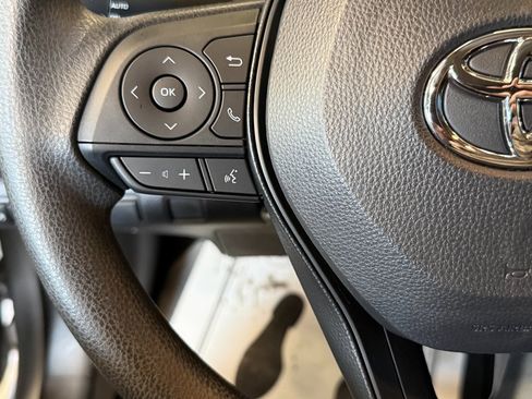 Used 2022 Toyota Corolla LE w/ Carpet Mat Package (TMS) image 11