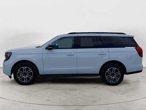 Certified 2025 Ford Expedition Active AWD/4WD image 2