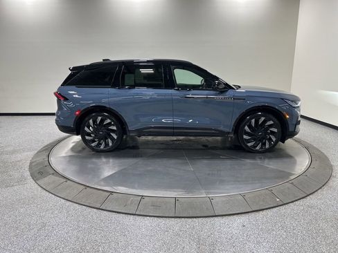 New 2026 Lincoln Nautilus Reserve w/ Jet Appearance Package image 4