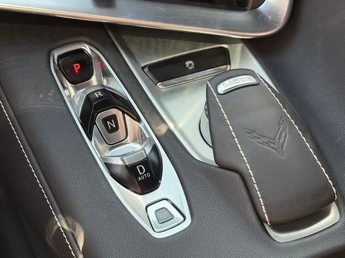 Used 2025 Chevrolet Corvette Stingray Convertible w/ 1LT RWD image 19