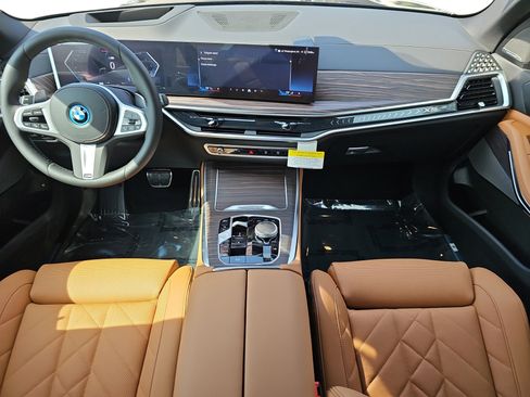 New 2026 BMW X5 xDrive50e w/ M Sport Package AWD/4WD image 9