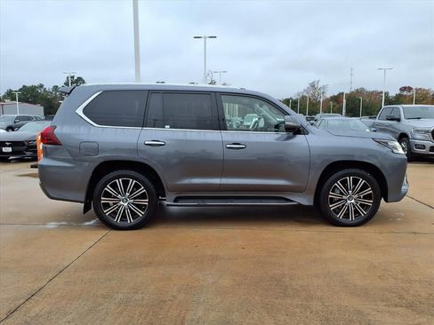 Used 2020 Lexus LX 570 4WD w/ 3rd Row & Luxury Pkg image 5
