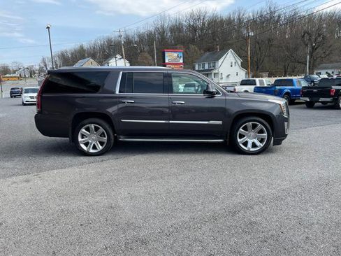 Used 2016 Cadillac Escalade ESV Luxury image 7
