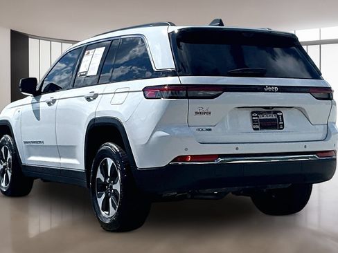 Used 2022 Jeep Grand Cherokee Limited 4xe w/ Luxury Tech Group II AWD/4WD image 5