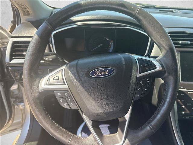 Used 2015 Ford Fusion Titanium FWD image 10