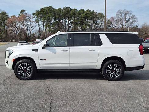 Used 2023 GMC Yukon XL AT4 w/ AT4 Premium Package image 7