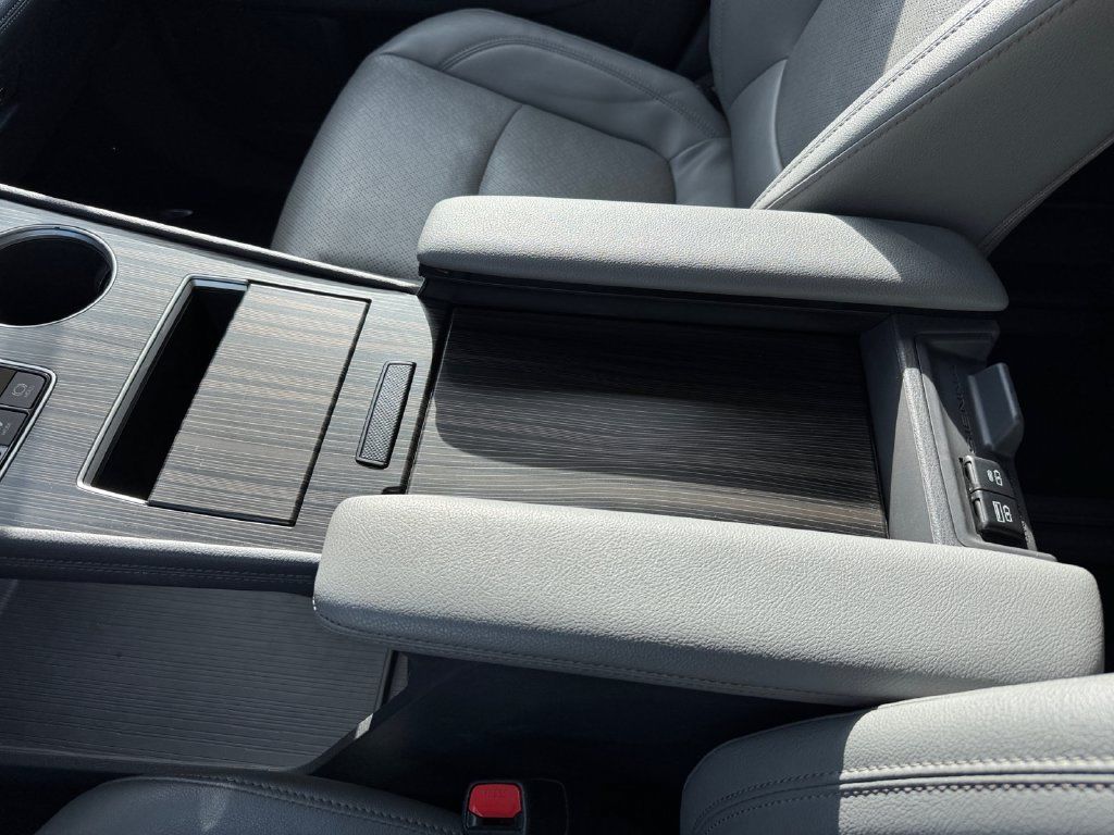 Certified 2023 Toyota Sienna Limited AWD/4WD image 28