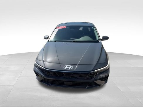 Used 2024 Hyundai Elantra SEL w/ Convenience Package FWD image 3