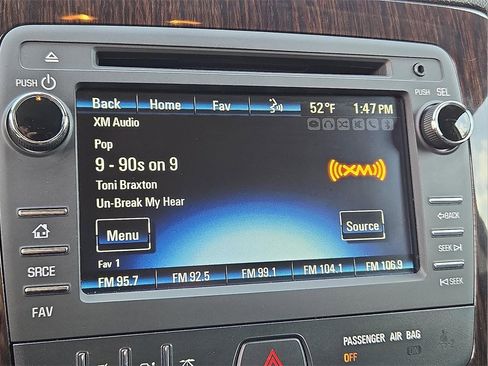 Used 2017 Chevrolet Traverse LT image 20