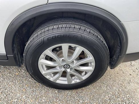 Used 2018 Nissan Rogue SV w/ Premium Package AWD/4WD image 27
