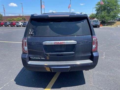 Used 2017 GMC Yukon XL Denali AWD/4WD image 6